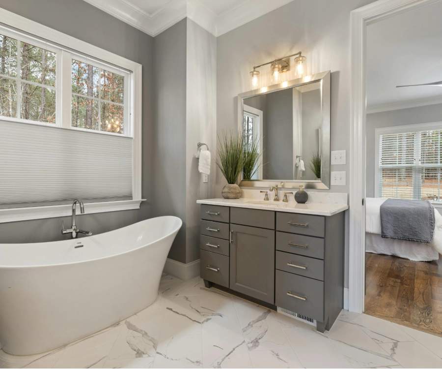 bathroom with bathtub